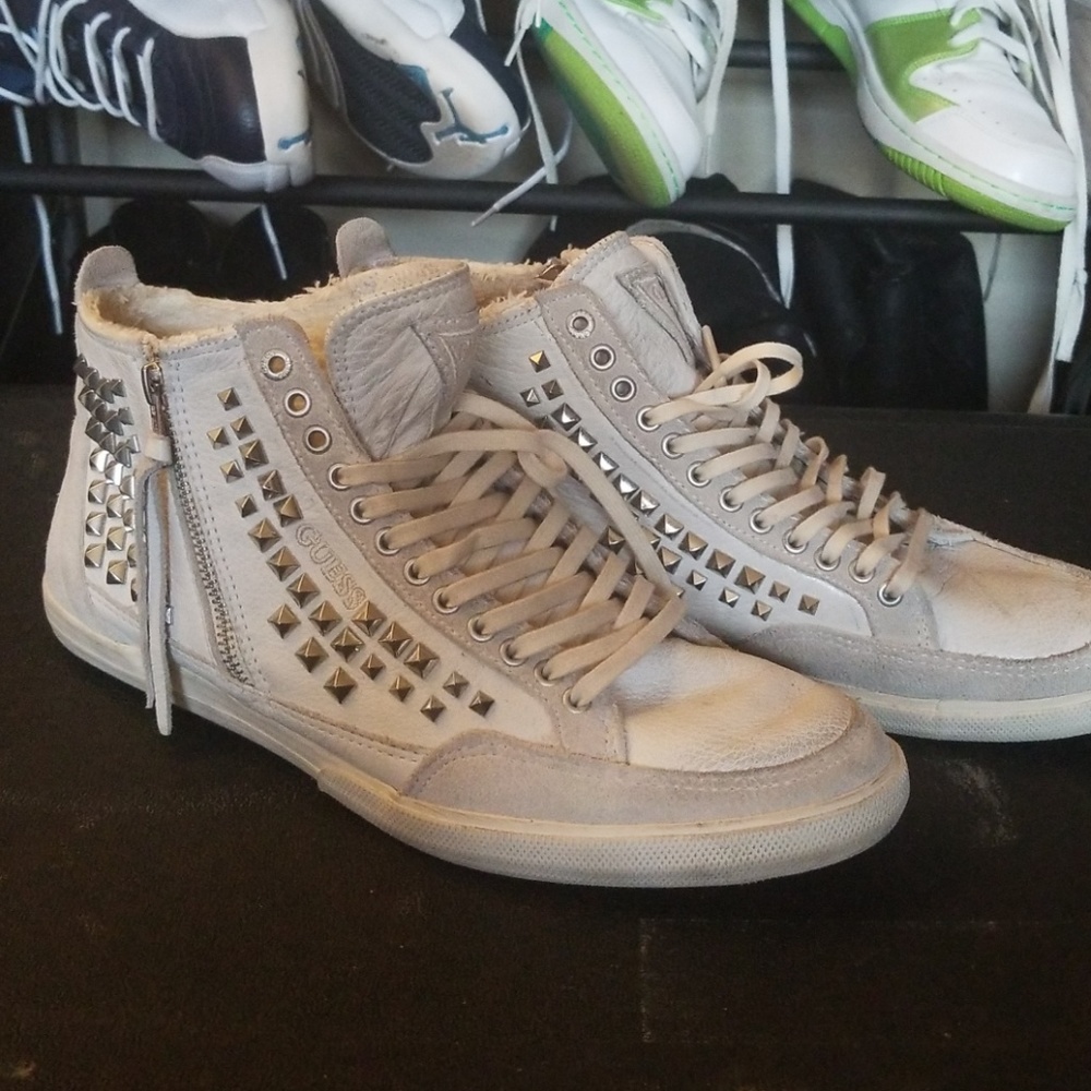 Like new guess sneaker